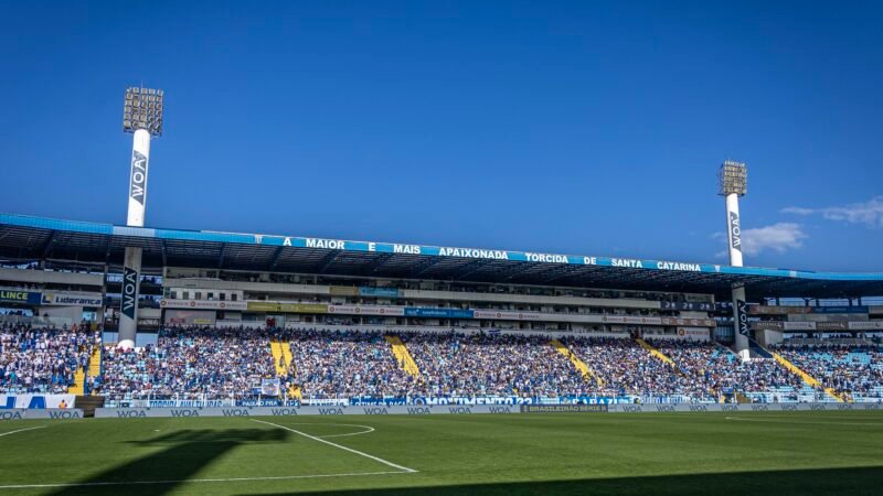 Avaí repete ação e jogo contra o Botafogo-SP é com ingressos gratuitos; veja como retirar