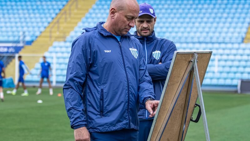 Avaí x Botafogo-SP: Marquinhos Santos terá que fazer duas mudanças no time titular