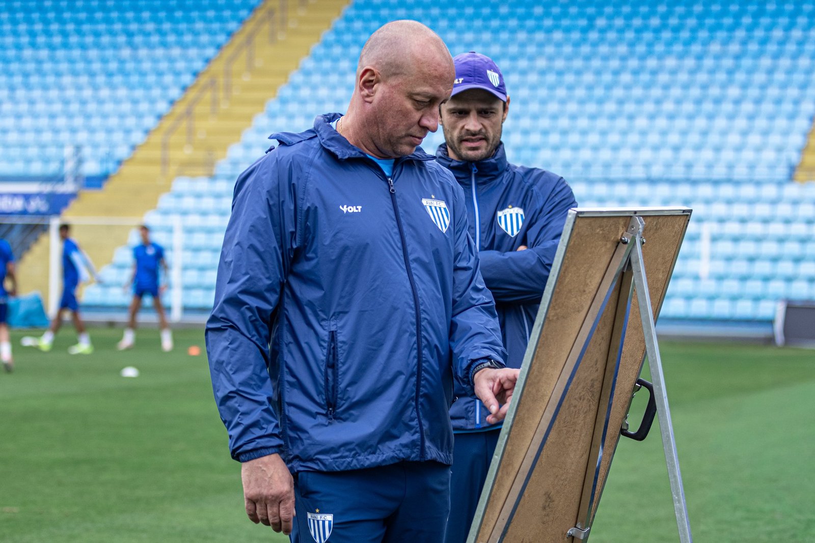 Avaí x Botafogo-SP: Marquinhos Santos terá que fazer duas mudanças no time titular