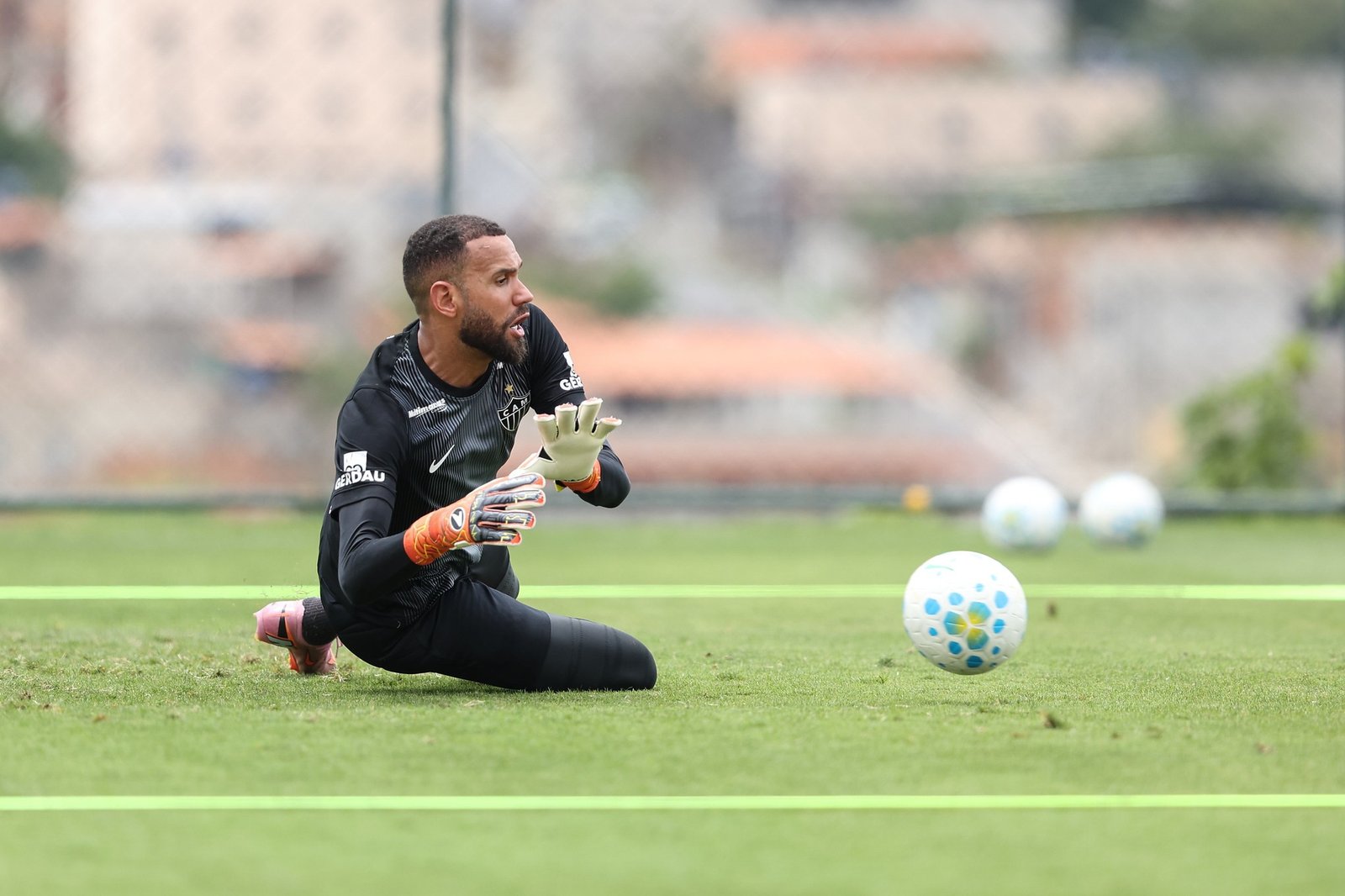 Everson é liberado para treinos no Atlético-MG e vira reforço contra Flamengo