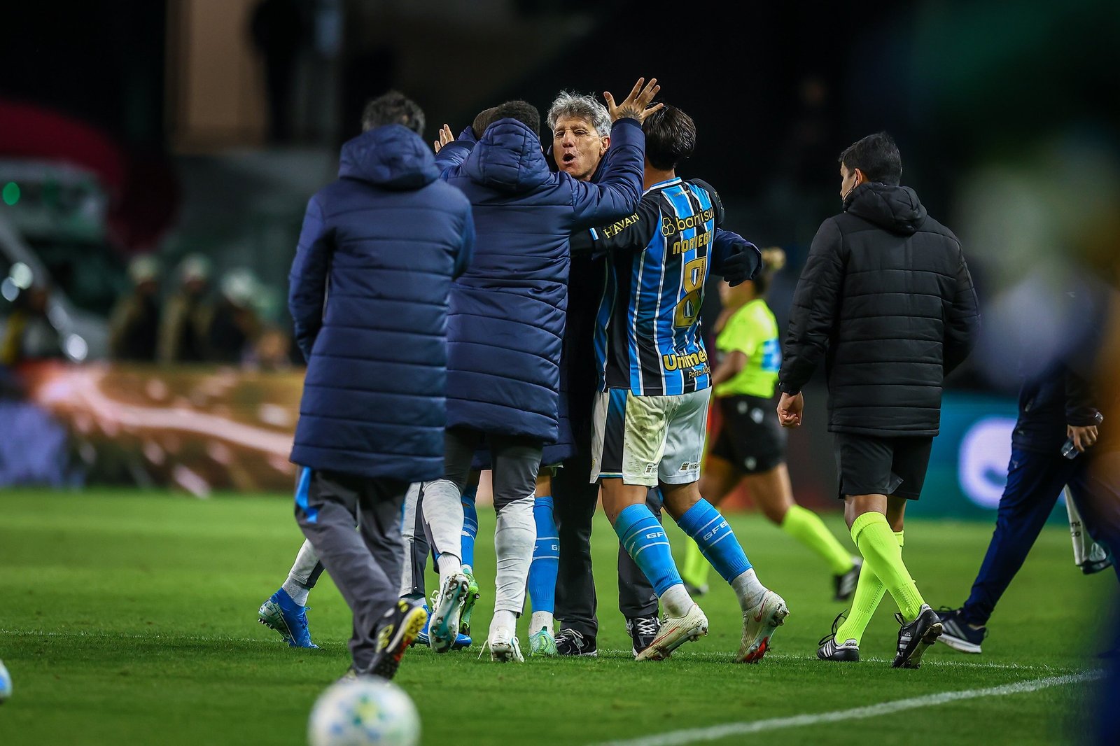 Renato fala em alívio em vitória do Grêmio sobre o Coritiba e lembra véspera do jogo: “Perdi o sono”