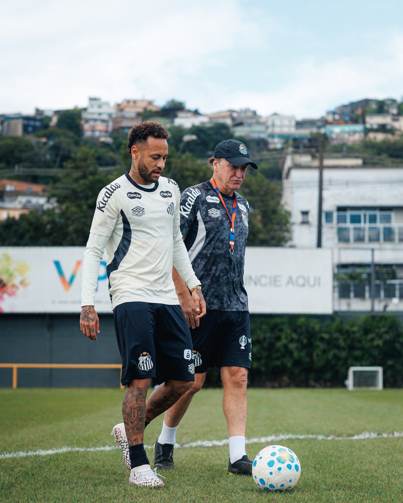 STJD pune Neymar, do Santos, com dois jogos de suspensão por violar protocolo Vini Jr