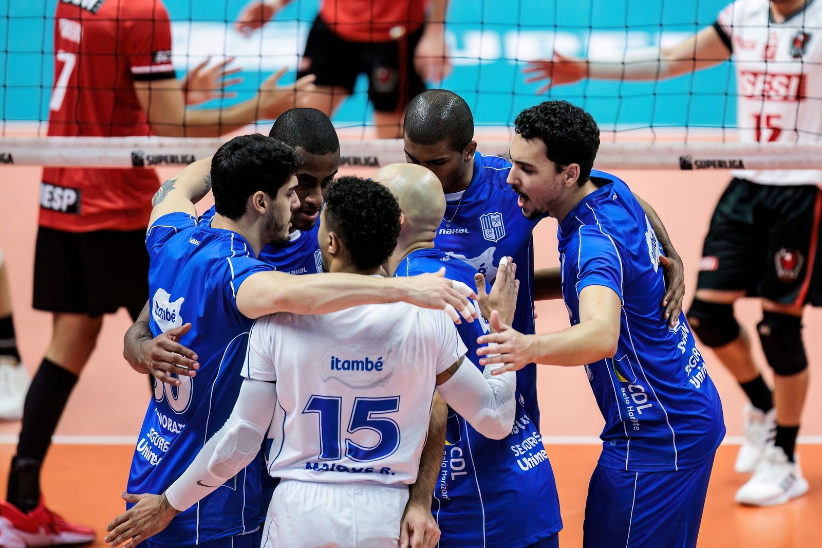 Minas vira sobre o Sesi-Bauru e estreia com vitória na Superliga Masculina
