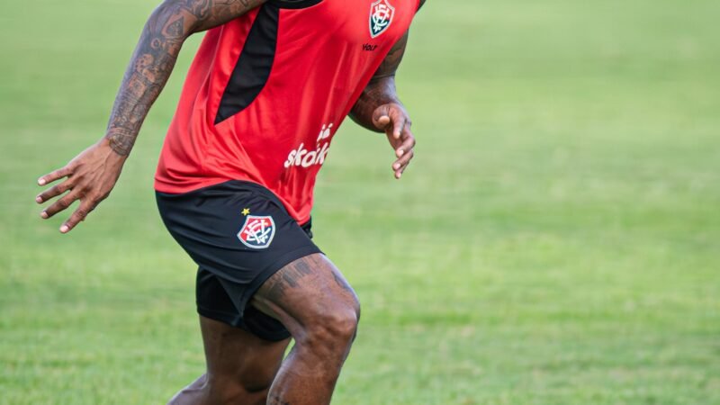 Escalação do Vitória contra o Coritiba: veja time provável, dúvidas e desfalques após treino