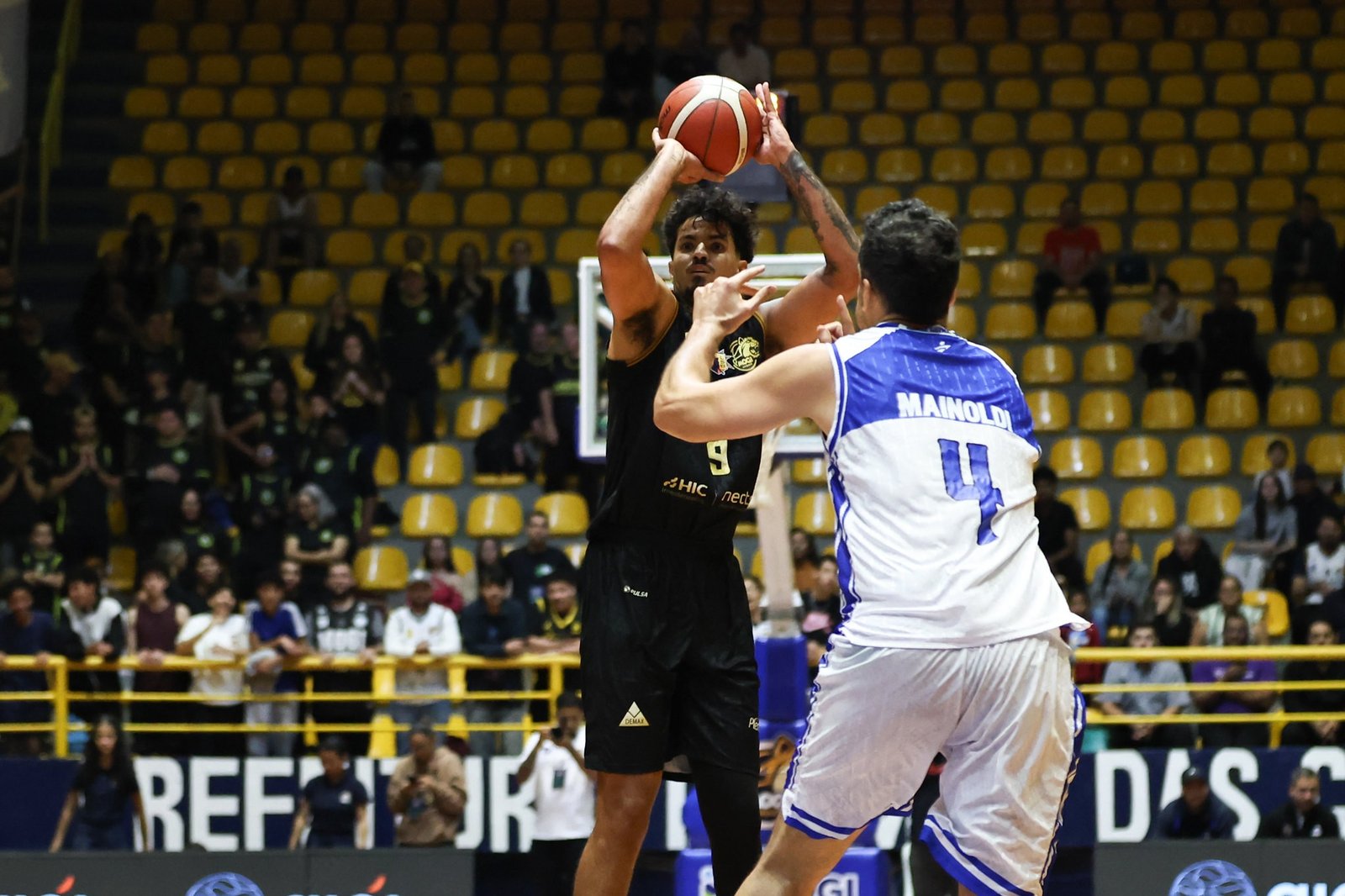 Mogi domina Jorge Guzmán na estreia nas quartas de final da Liga Sul-Americana de Basquete