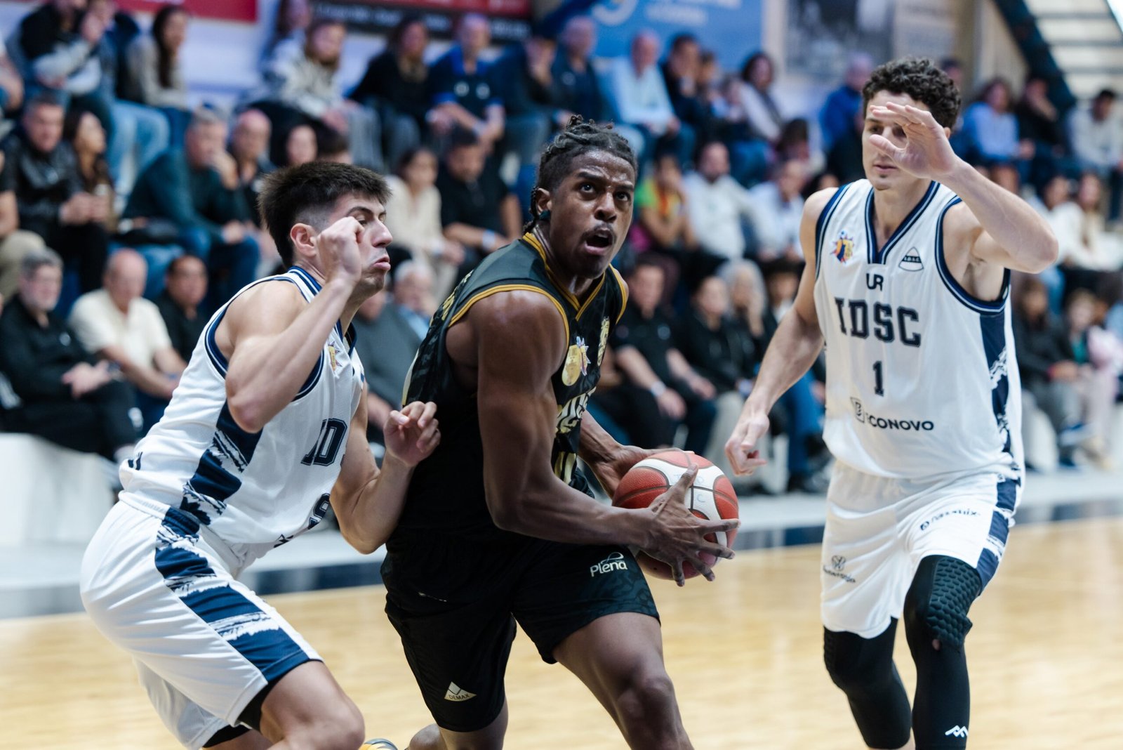 Mogi bate o Independiente de Oliva e garante liderança do Grupo A da Liga Sul-Americana de Basquete