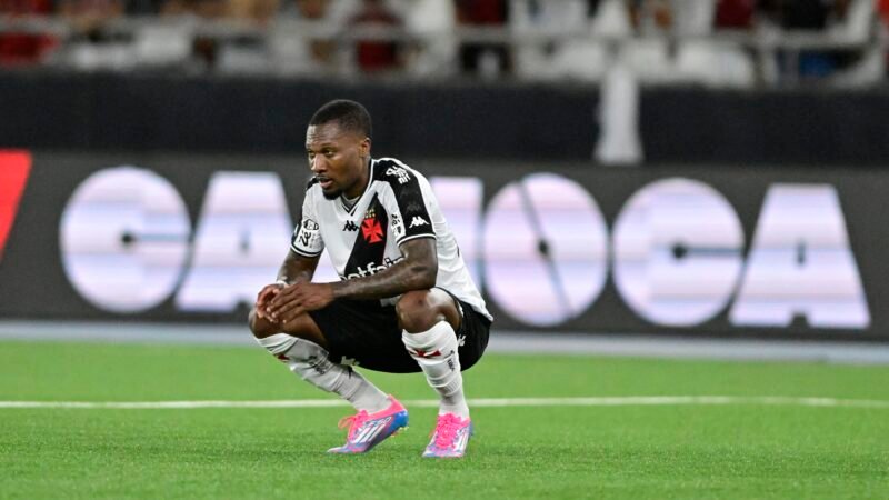 Loide Augusto é relacionado para São Paulo x Vasco e volta a um jogo do clube após 14 meses