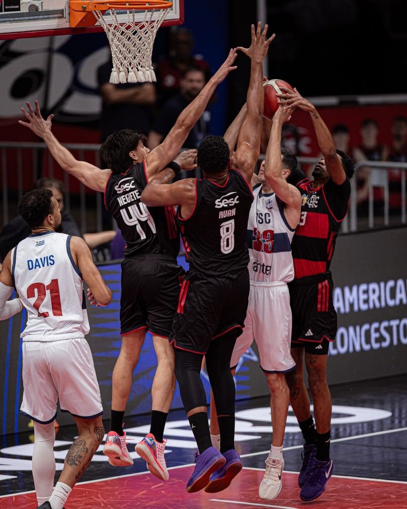 Flamengo vence Defensor (URU) e avança invicto às quartas na Liga Sul-Americana de Basquete