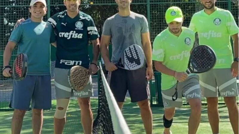 “Se não fosse o padel…”: conheça o esporte que é terapia de Abel e tem quadra construída no Palmeiras