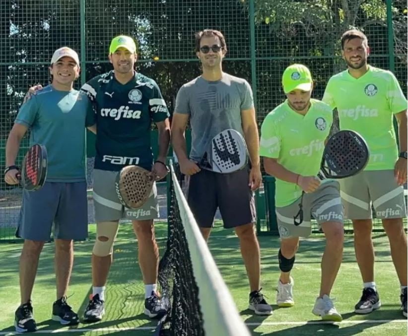 “Se não fosse o padel…”: conheça o esporte que é terapia de Abel e tem quadra construída no Palmeiras