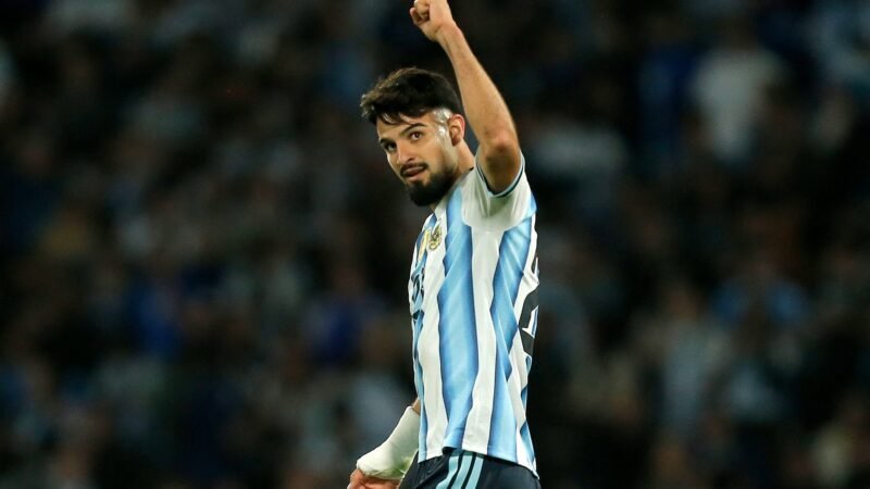 Flaco López, do Palmeiras, é elogiado por Scaloni: “Jogador muito completo”