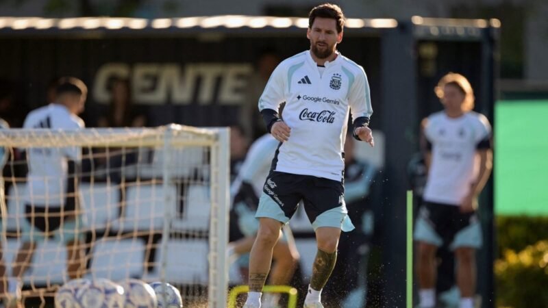 Messi faz último treino com a seleção da Argentina antes da despedida