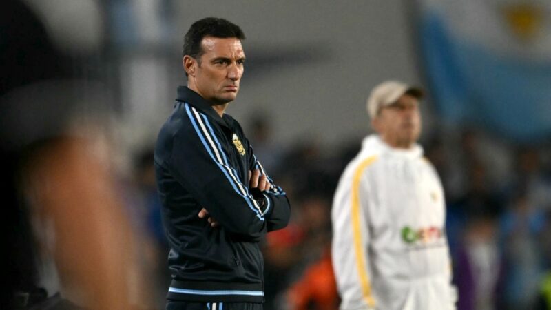 Scaloni explica emoção em despedida de Messi: “Foi um sonho ser treinador do maior jogador da história”