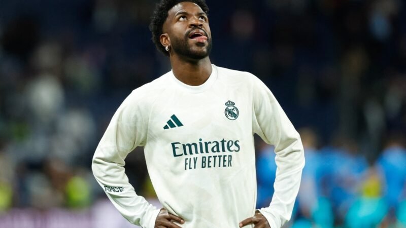 Mourinho vê suspensão longa como chance para Vini Jr. recuperar futebol no Real Madrid