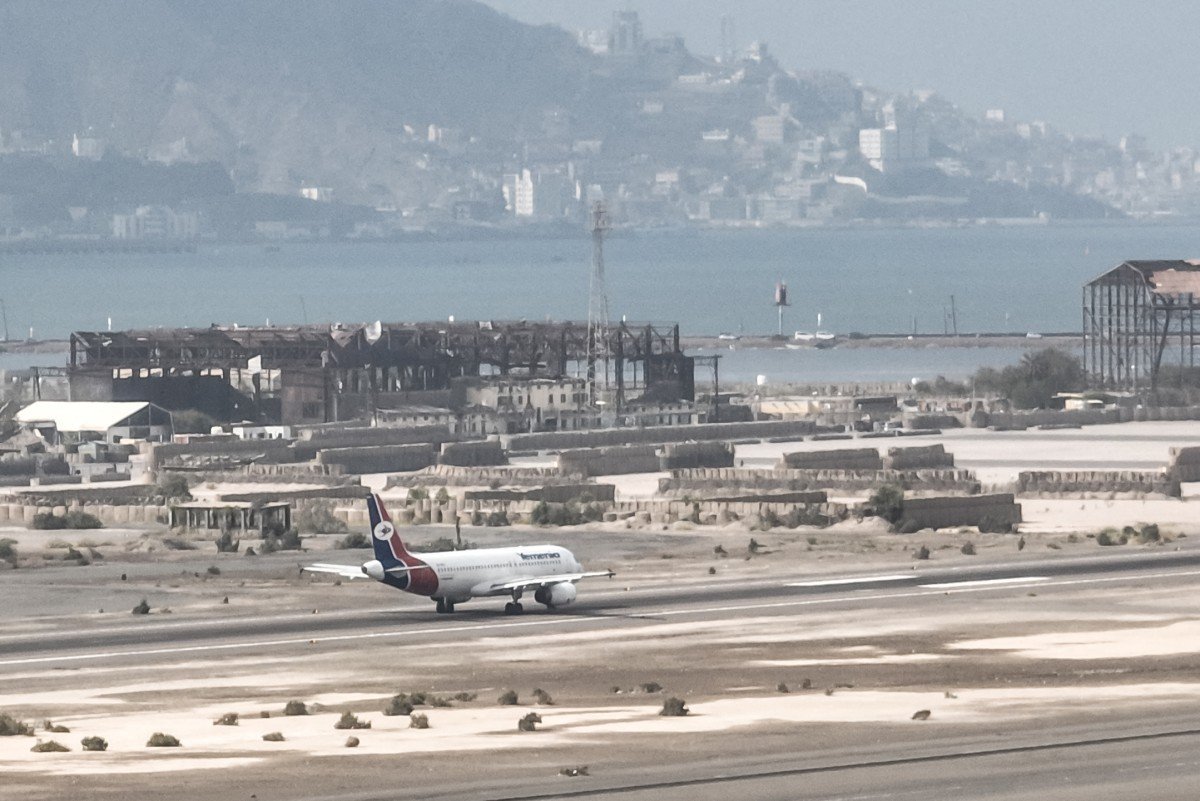 Houthis atacam aeroporto no sul do Iêmen e acusam Arábia Saudita de ataque que deixou 14 mortos