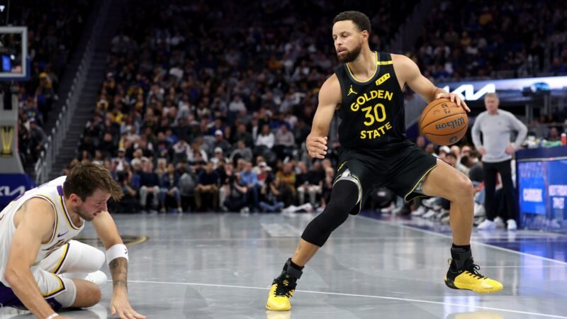 Curry dá drible desconcertante e deixa Doncic no chão: “Não esperava que ficasse tão feio”