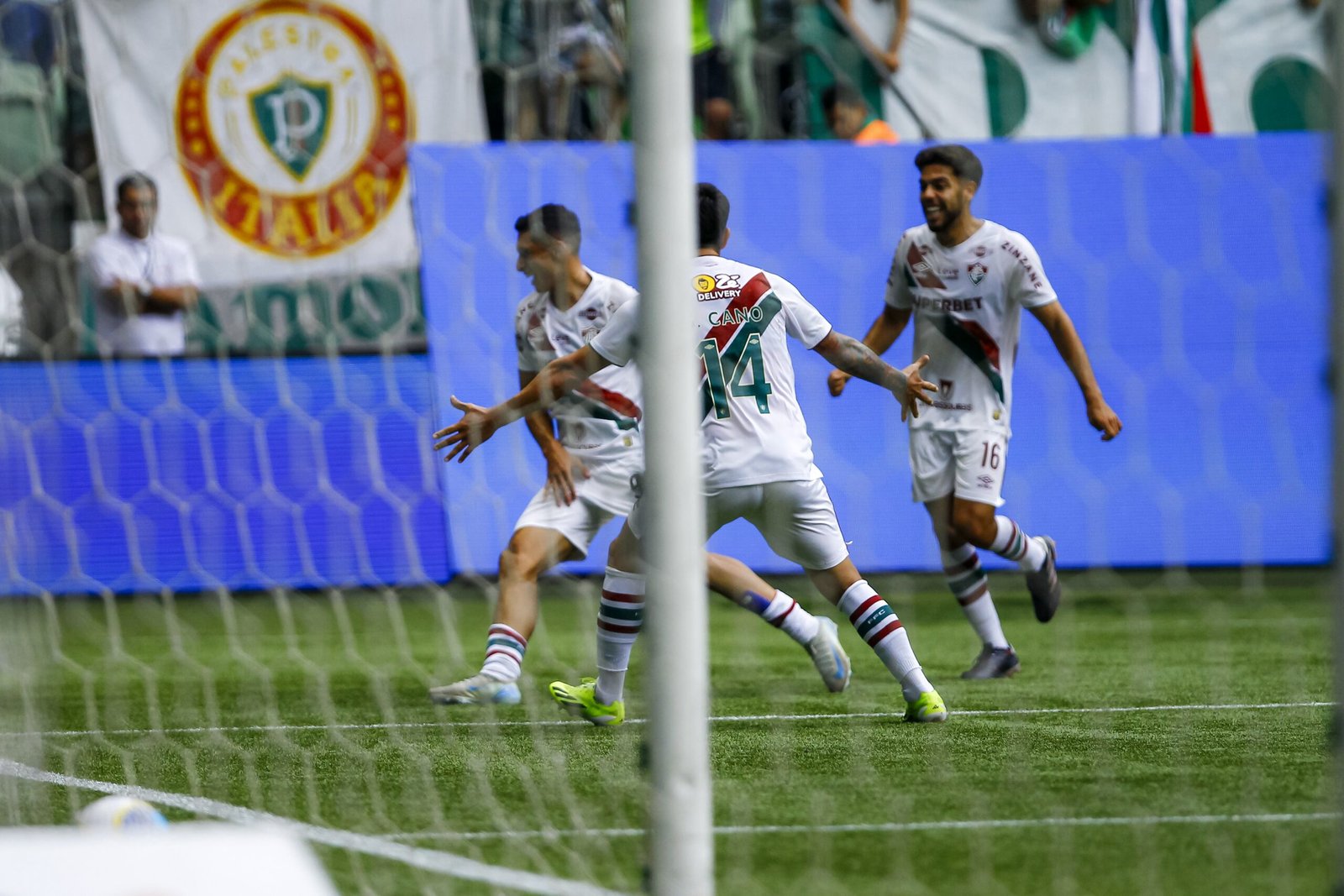 Fluminense se apega à vitória heroica contra o Palmeiras e à força da torcida por virada na Libertadores