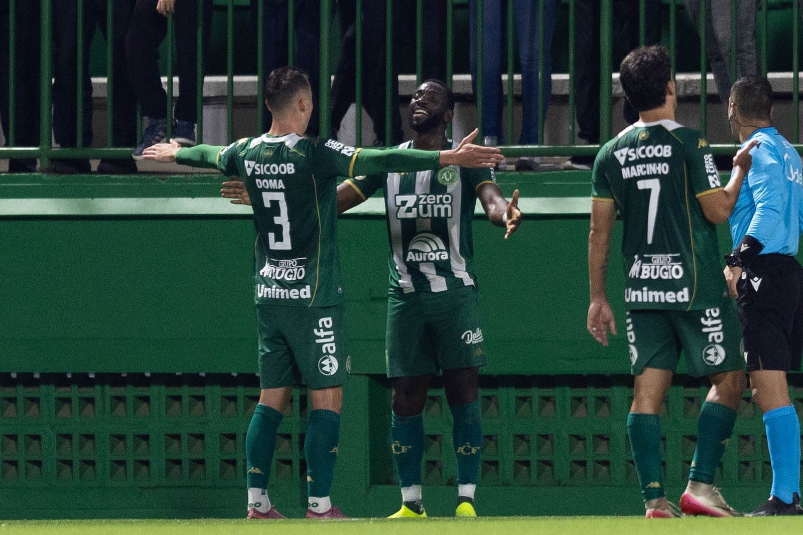 Análise: Chapecoense reage após goleadas e derrotas seguidas na Série A