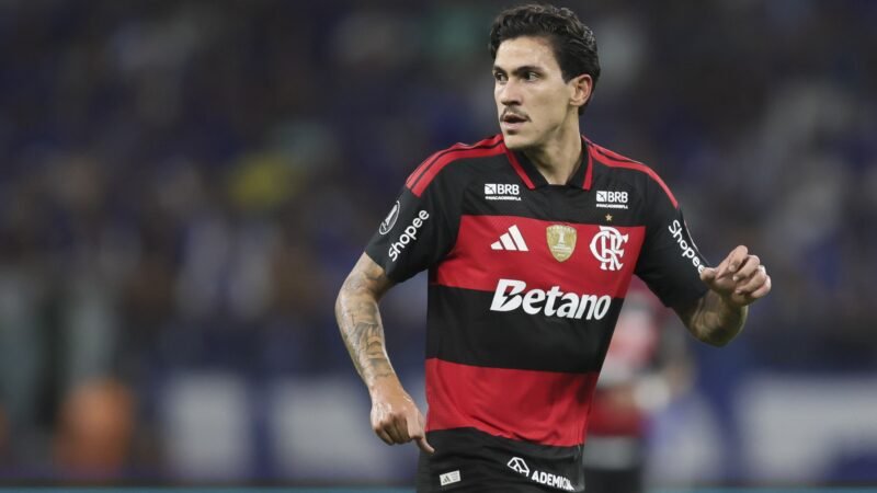 Pedro se sai bem em estreia com Ancelotti, mas volta ao Flamengo após reclamação e insatisfação interna