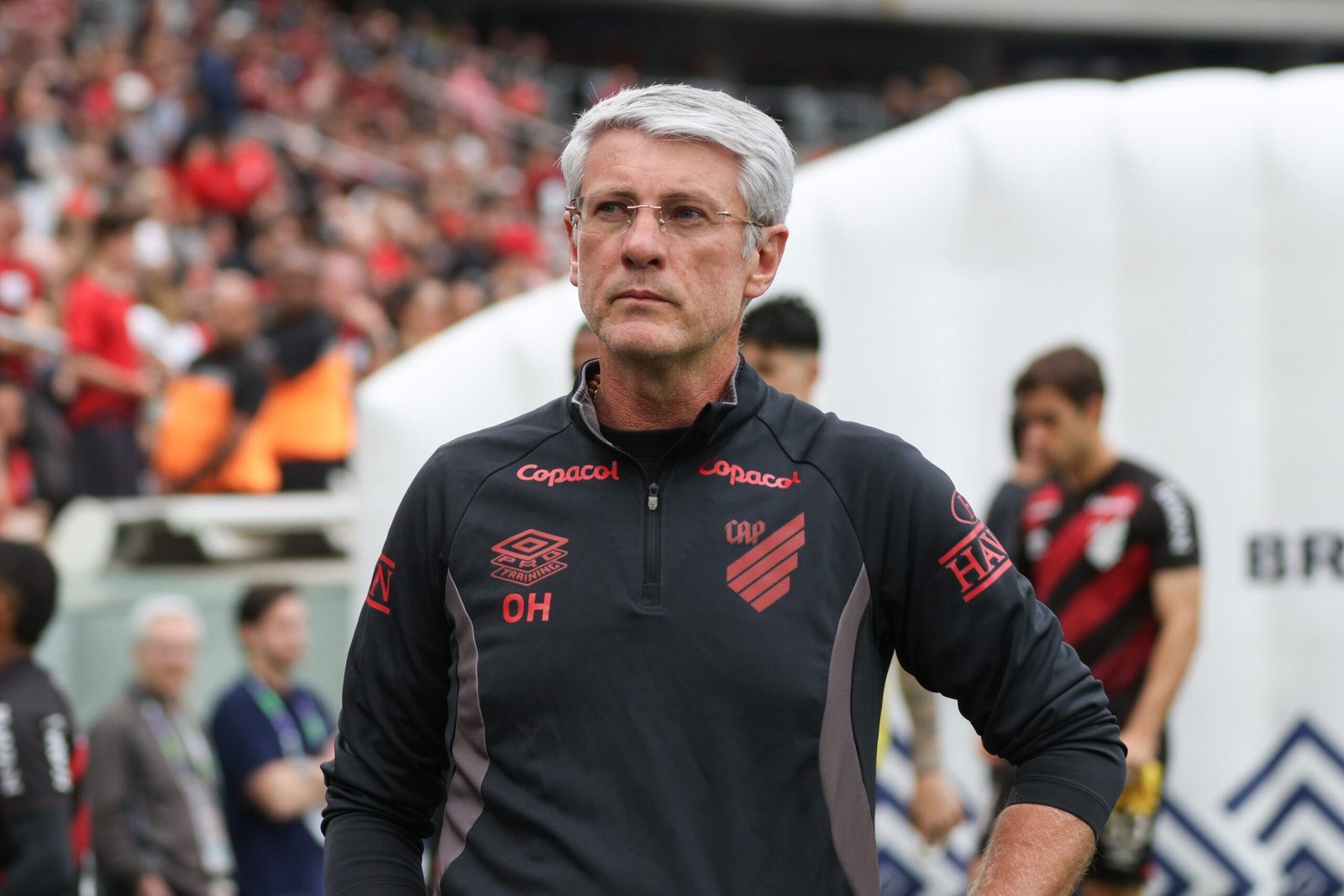 Odair Hellmann ultrapassa Tiago Nunes como técnico mais longevo da “Era Petraglia” no Athletico