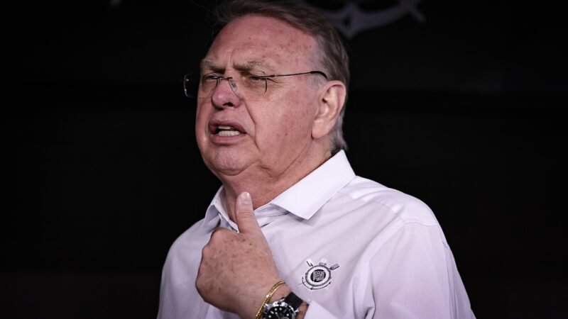 Conselho do Corinthians convoca Stabile para dar explicações após desabafo de Gabriel Paulista