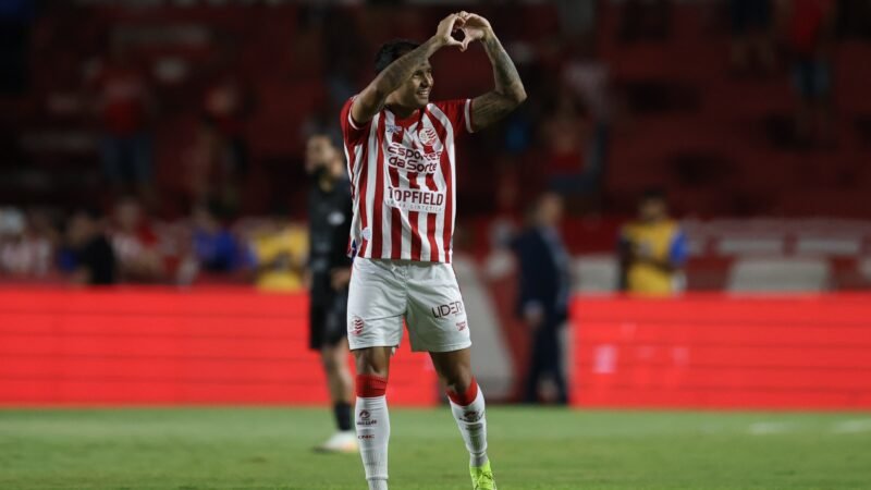 Vinícius fala sobre reta final da Série B, lesão, saída de Hélio dos Anjos e bastidores do Náutico