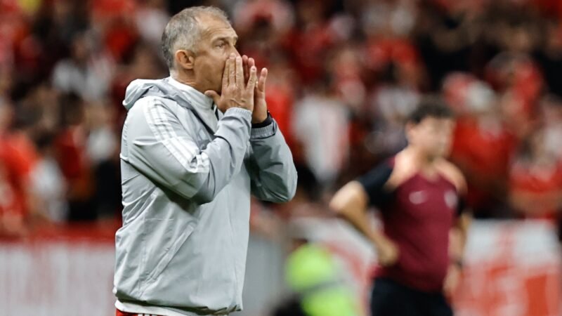Eduardo Baptista estreia em Gre-Nal e tenta conquistar torcida do Inter na luta contra queda