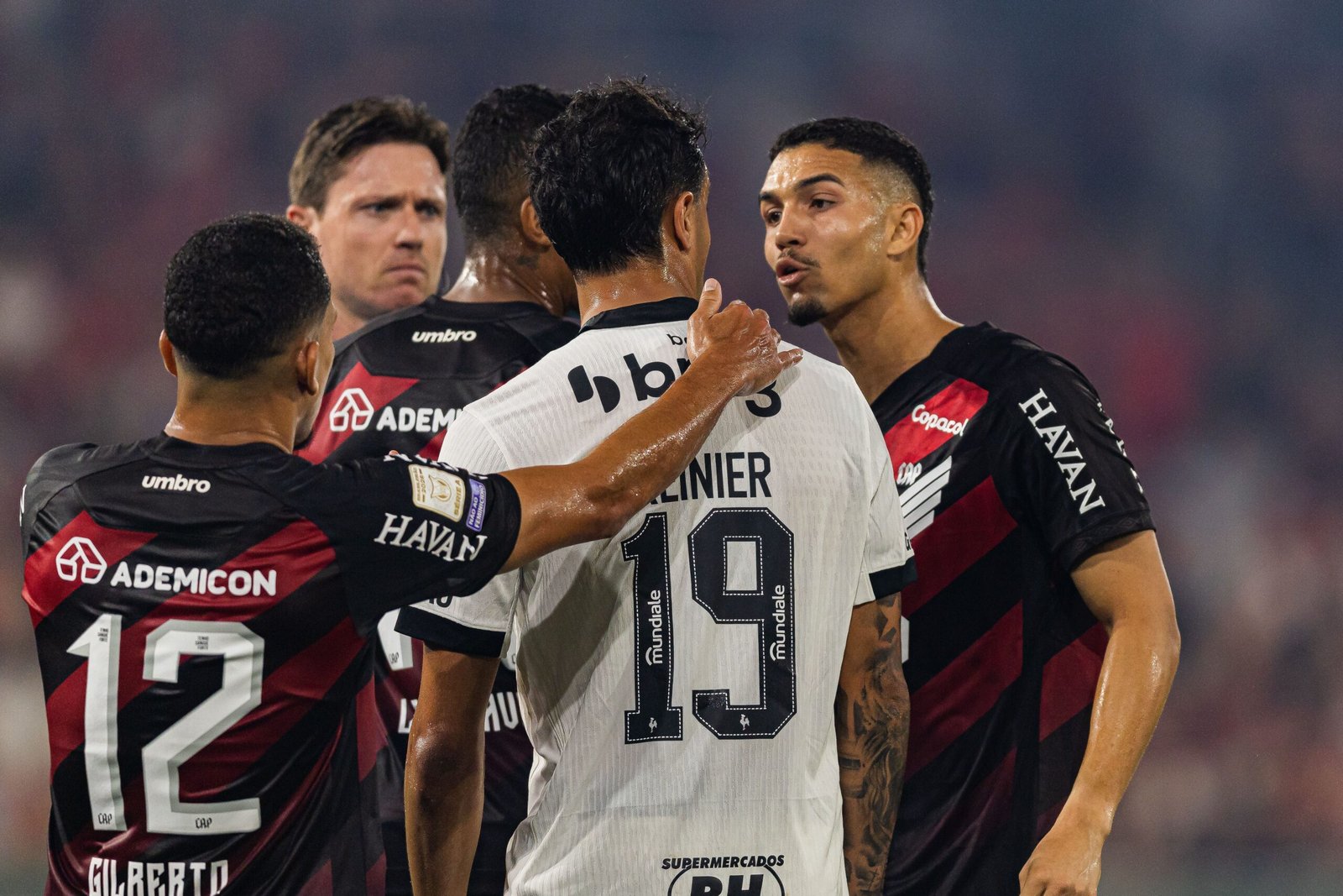 Athletico vive “drama dos acréscimos” e deixa escapar pontos importantes na Série A