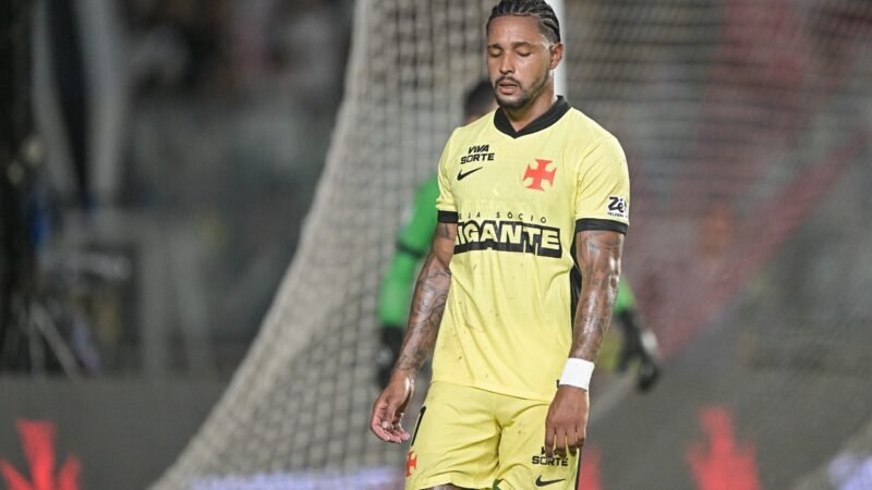 Vasco vai para jogo contra Boca com meta batida no Brasileiro, mas tom é de decepção por tropeço