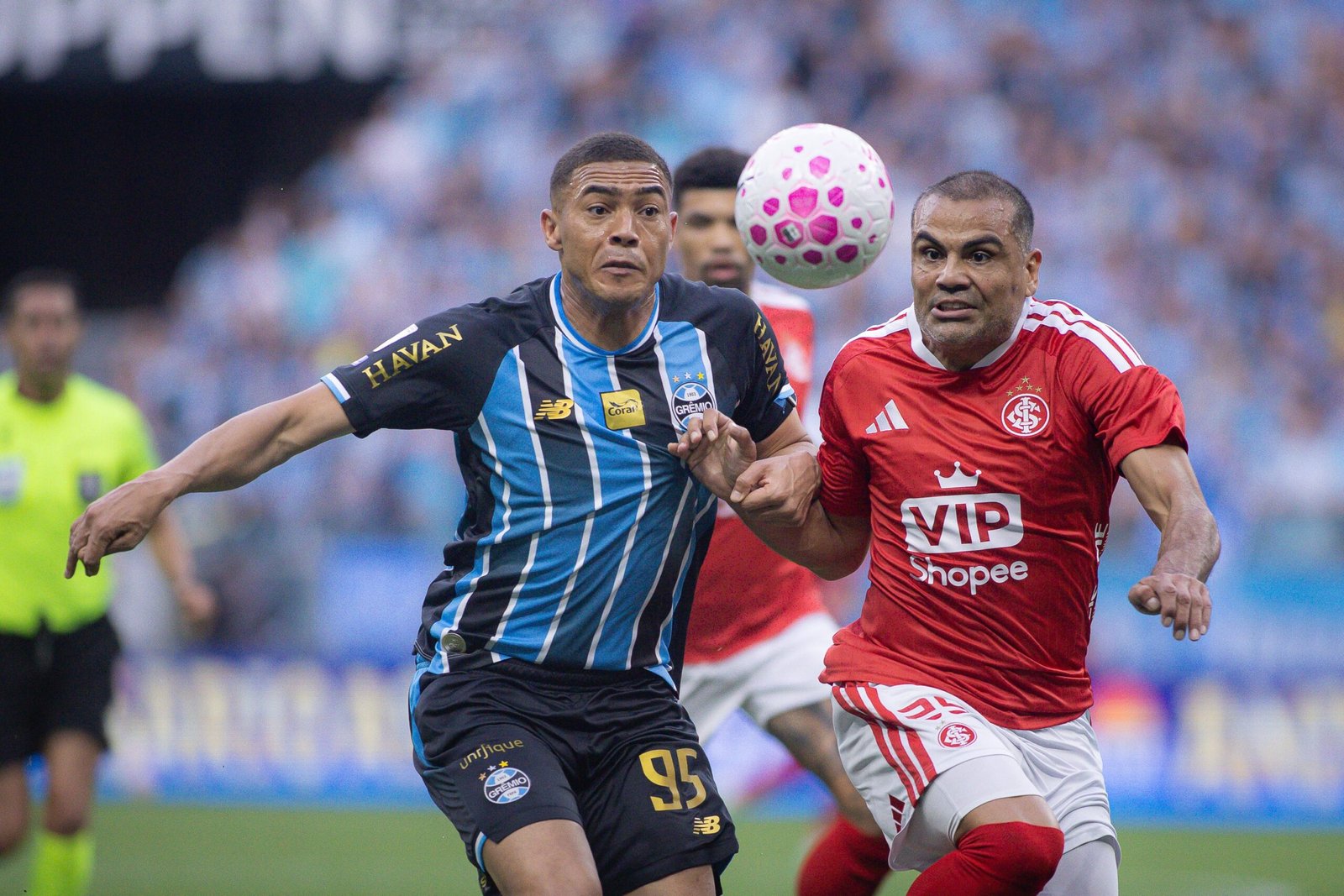 Grêmio e Internacional aumentam chance de serem rebaixados juntos; veja números