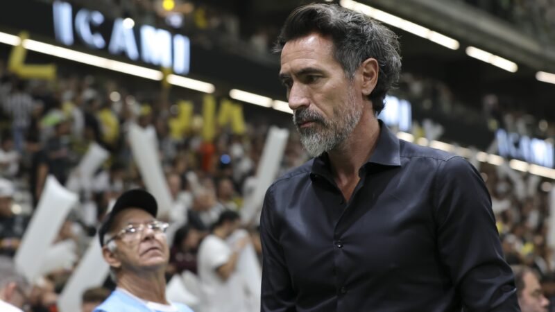 Domínguez enaltece vitória do Atlético-MG em semifinal e responde sobre volta de Fred