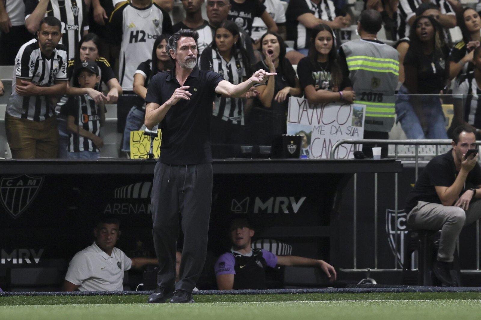 Domínguez revela pedido de desculpas no Atlético-MG e atraso em recuperação de Scarpa