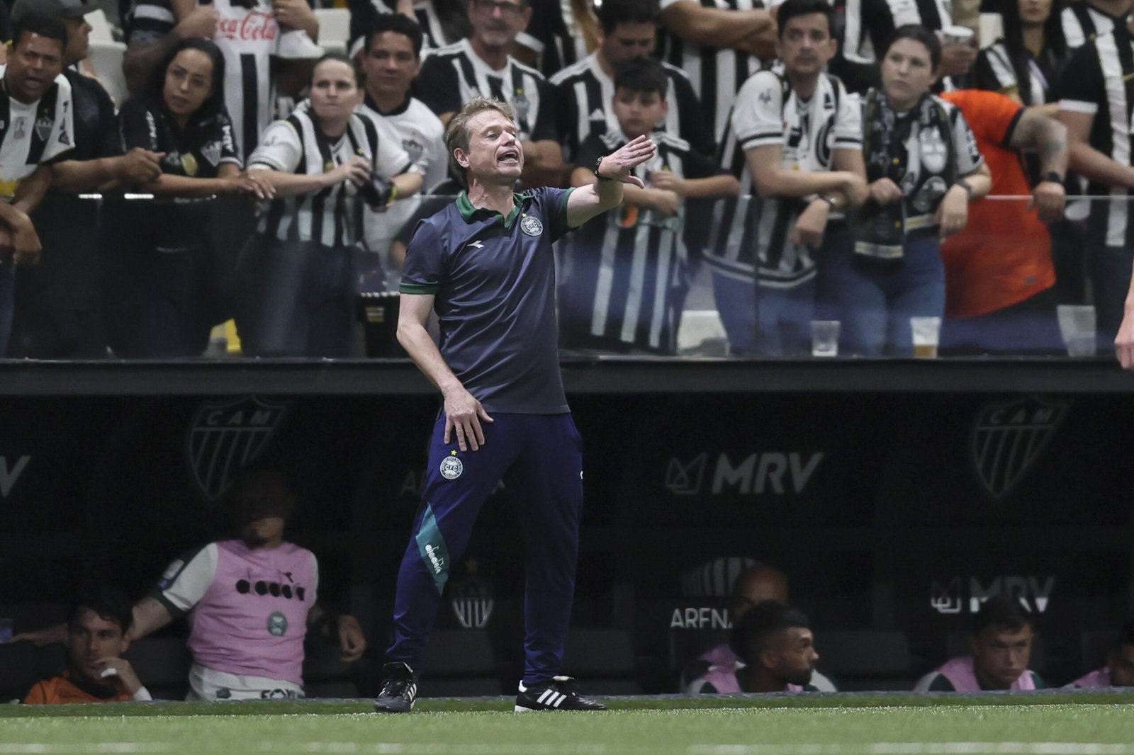 Seabra trata dois próximos jogos em casa como decisivos para o Coritiba: “Ser mentalmente forte”