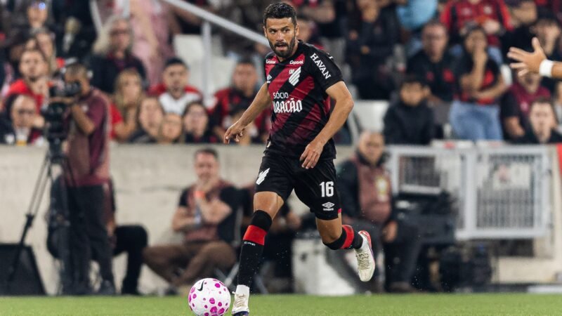 Protagonista silencioso, Jadson exalta coletivo do Athletico: “Não dá para todo mundo fazer gol”