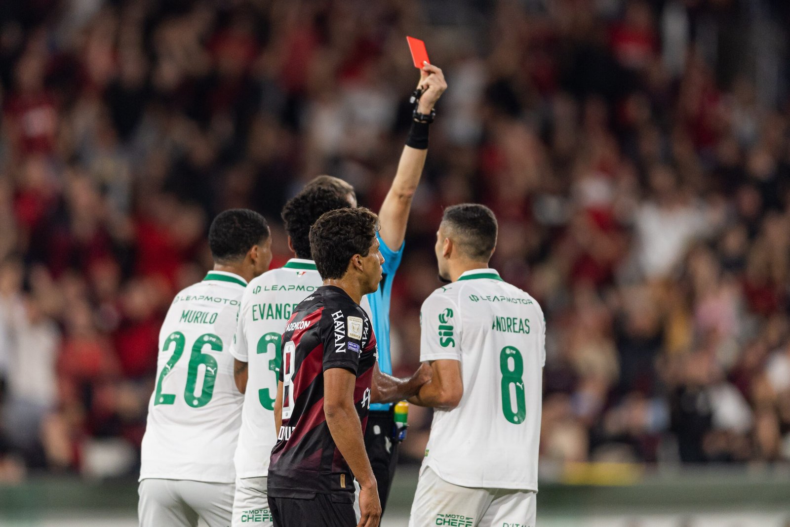 Andreas Pereira pede desculpas por expulsão no Palmeiras e se explica: “Foi um instinto meu”