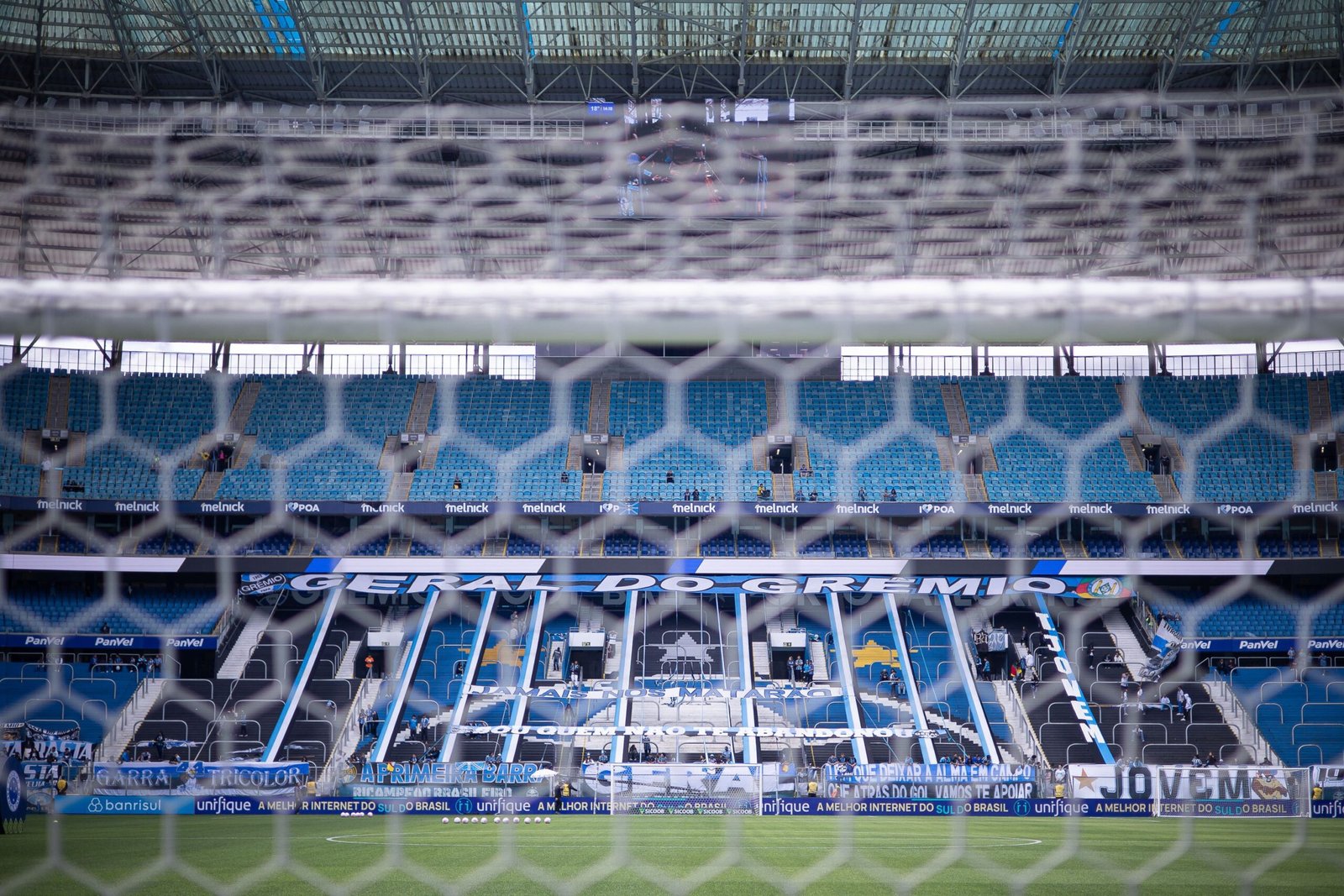 Grêmio x Athletico: onde assistir ao vivo, horário e escalações