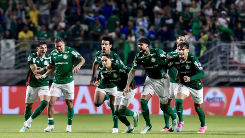 Paulinho: exame detecta trauma na panturrilha direita do atacante do Palmeiras