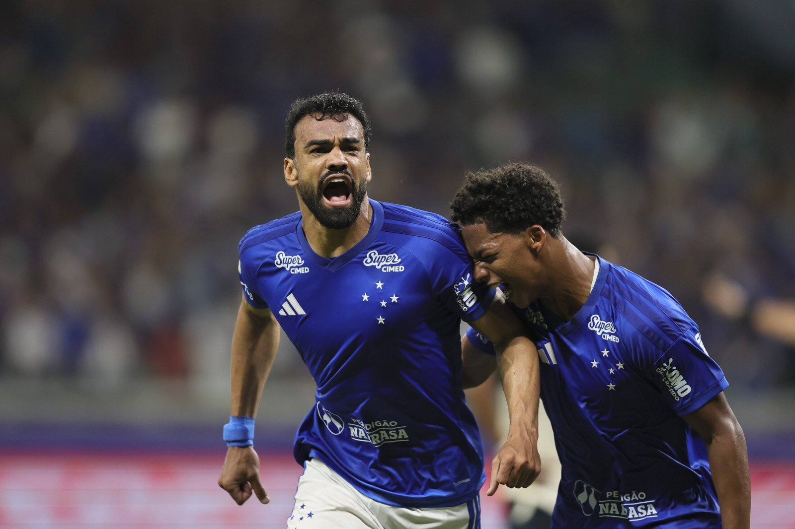 Análise: Cruzeiro vence sem brilho e deixa alerta para clássico