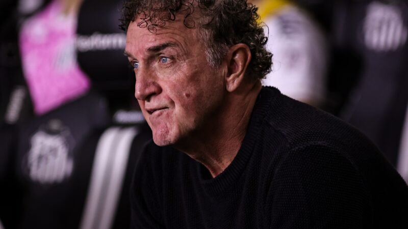 Cuca promete papo com Neymar após expulsão pelo Santos e avisa: “Não vou jogar na fogueira”