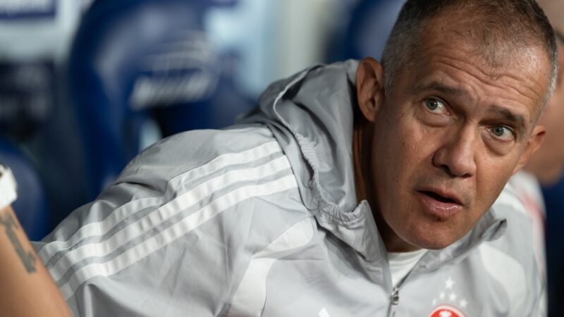 Eduardo Baptista engrossa coro do Inter contra arbitragem: “Resultado alterado”