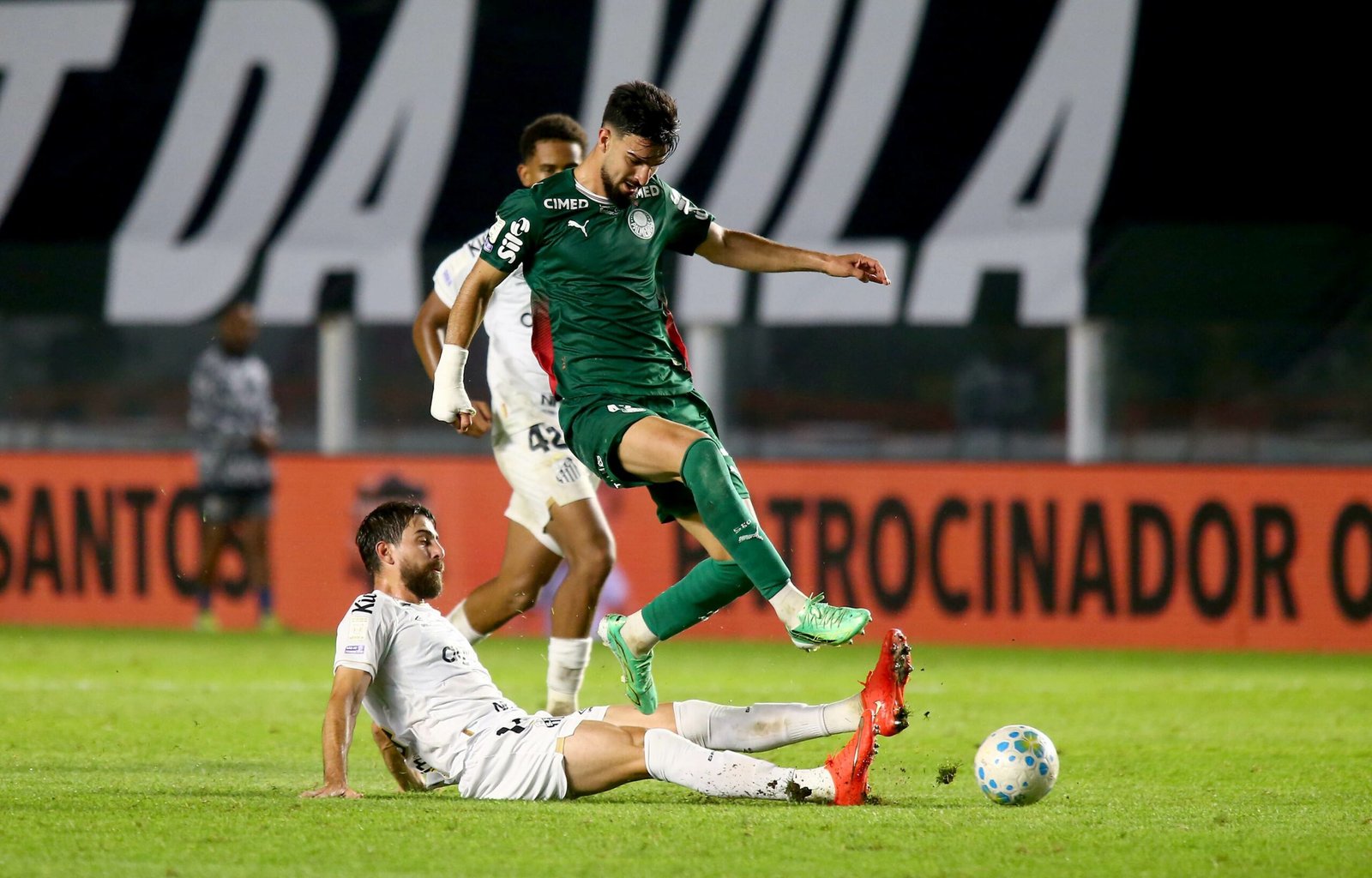 Análise: Palmeiras abusa da falta de eficácia, e empate amargo pode complicar luta por título brasileiro