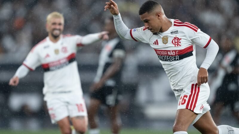 Flamengo mantém invencibilidade no sintético antes de decisão com o Palmeiras