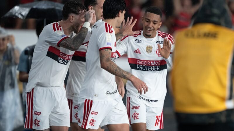 Análise: Flamengo faz jogo eficiente, dribla erros e volta a abrir vantagem importante na ponta