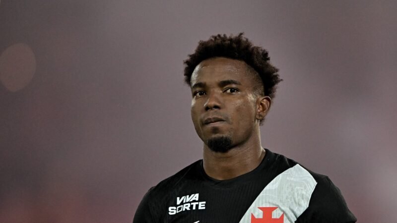 Thiago Mendes faz 10 jogos seguidos, acumula desgaste e tem queda de rendimento no Vasco