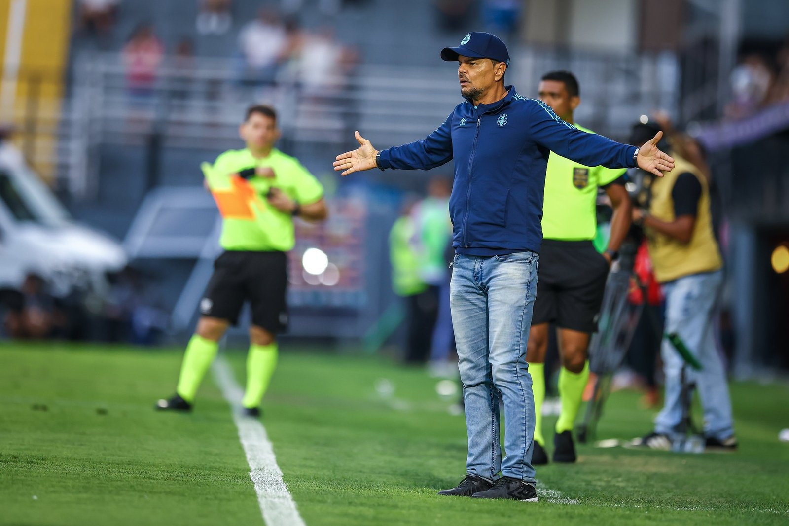 Auxiliar técnico de Renato no Grêmio é preso em Porto Alegre