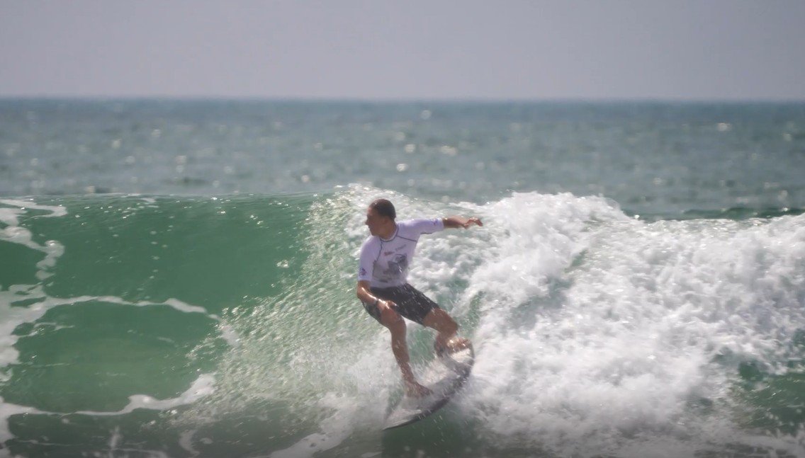 Segunda etapa do Circuito Catarinense de Surf Pro inicia com nota alta na primeira fase