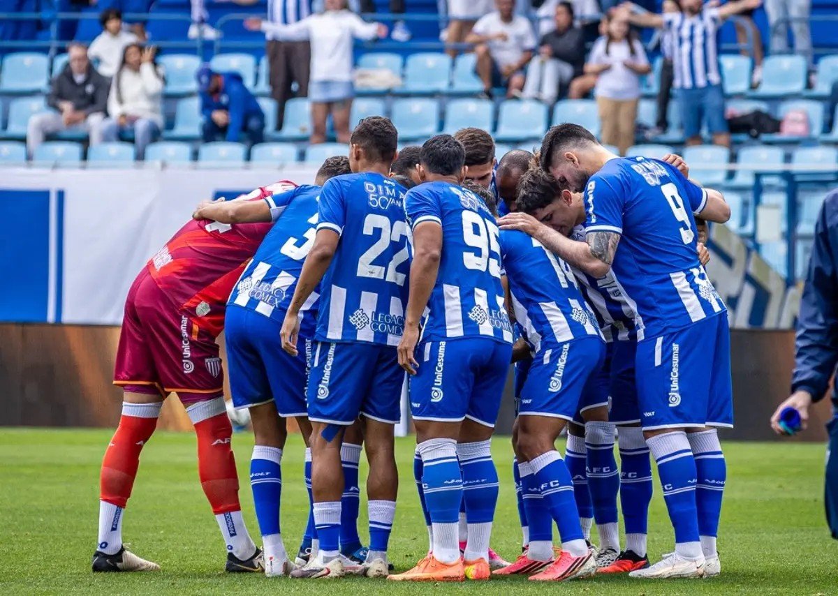 Atleta do Avaí relata ter sido alvo de falas racistas por jogador do Ceará