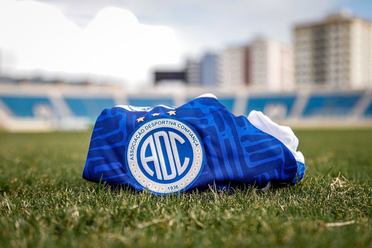 Confiança anuncia nova fornecedora de material esportivo para 2027