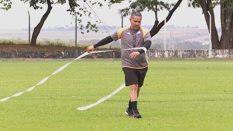 Comercial anuncia saída do técnico Raphael Pereira