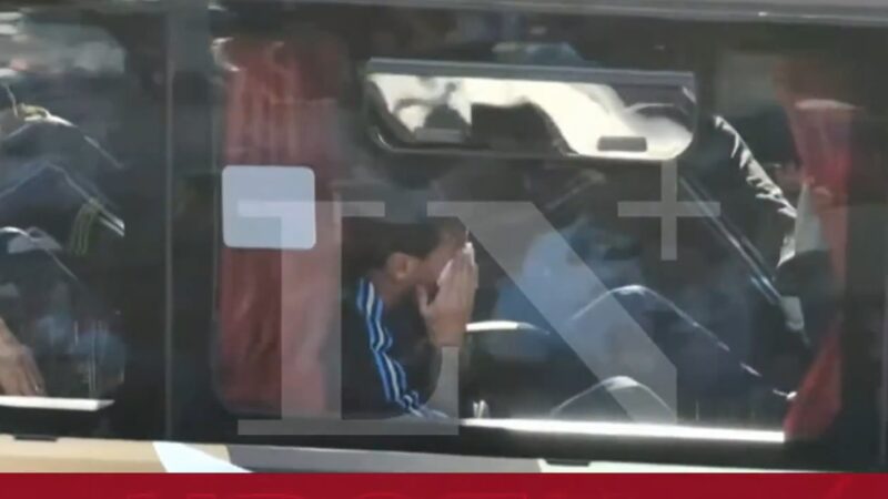 Messi chora muito na chegada ao Monumental, onde se despedirá da Argentina